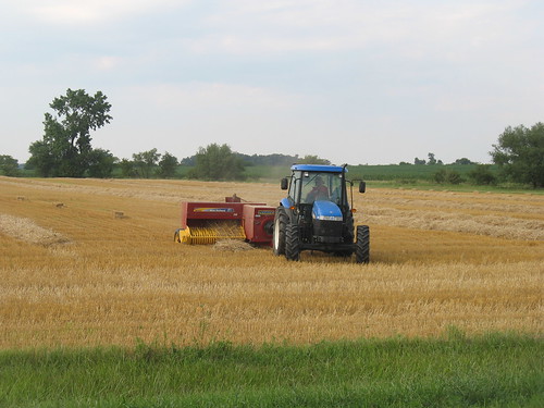 ohio farming straw tractors baler newholland marioncountyohio strawbaling forrysonstrawbalinganddoublecropbeans762011 morralohio