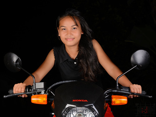 sexy girl lady night honda dark pretty young teen motorcycle motor filipina phl xr philippinen negrosoriental ibulan