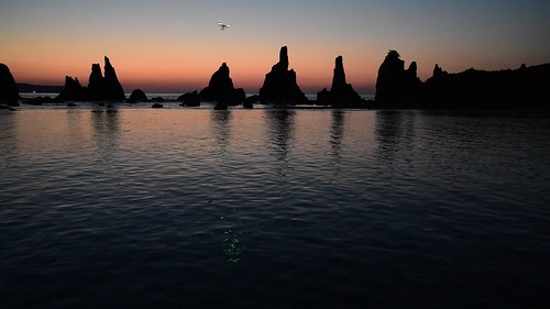japan sunrise seashore 海 太平洋 日の出 橋杭岩 串本