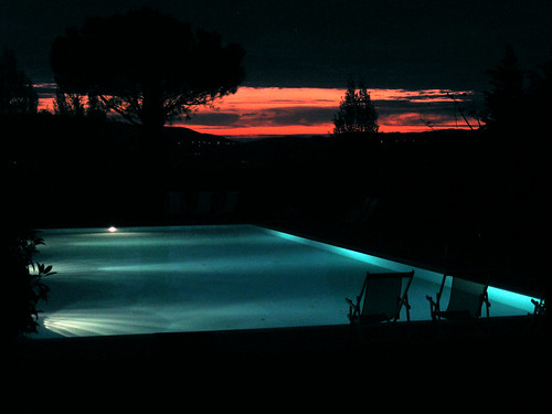 blue sunset red summer sky pool clouds fire tramonto nuvole estate blu piscina cielo acqua rosso fuoco sera