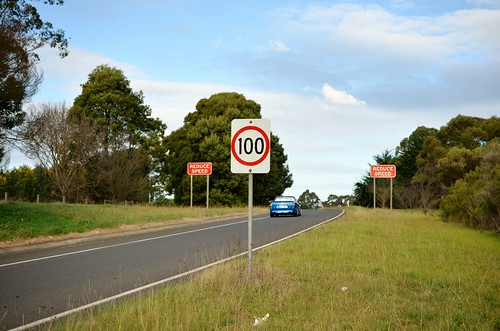road sign speedlimit countryroad speedzone speedsign 100kmh
