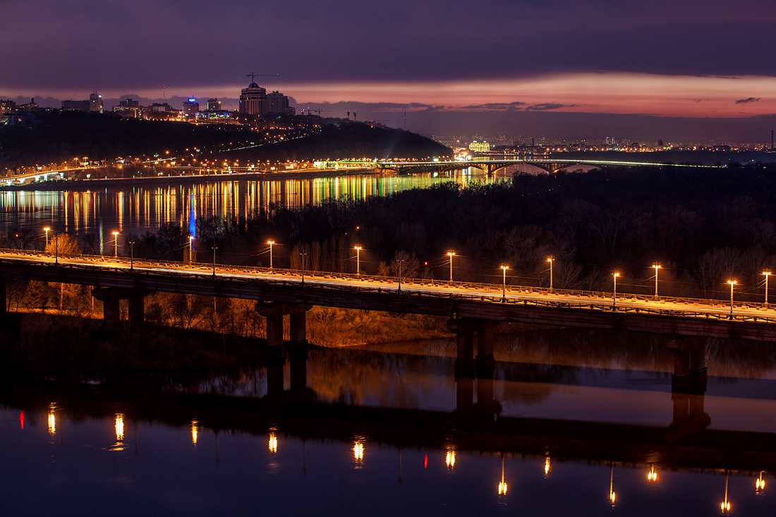 Правый берег Киева. Киев ночью фото. Киев на берегу.