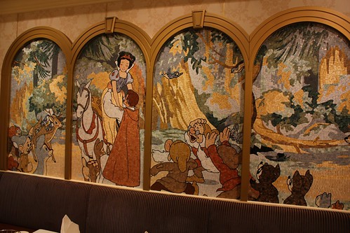 Royal Court restaurant - Disney Fantasy