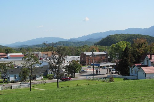 buildings newcastle virginia town village openspace population elevation birdseyeview distant appalachianmountains inclusive countyseat craigcounty comprehenxive