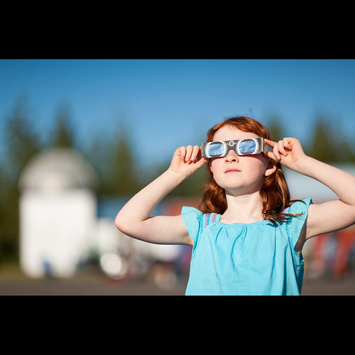 california red sun girl tallulah youth solar eclipse ginger kid airport nikon child view watch daughter young sierra redhead observe getty redhair gettyimages annulareclipse annular nyak d700 danielmacdonald dmacphoto danielmacdonaldphotographer dmacphotocom gettyimagesdmacphotodmacphotocomdanielmacdonaldphotographer