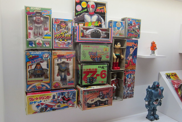 SuperAwesome: Art and Giant Robot