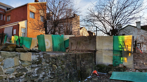 pittsburgh urbanlandscape rustbelt fence decay