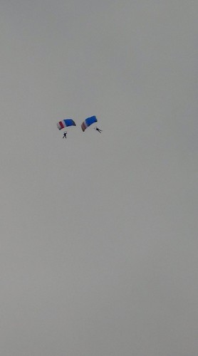 plane jump skydive parachutists walterborosc