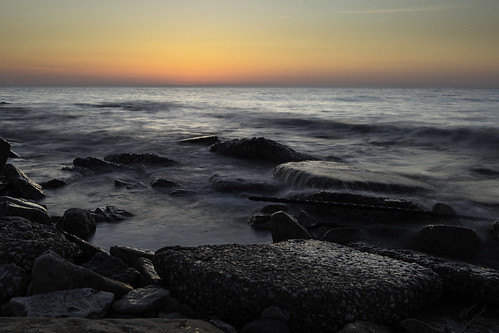 beach water sunrise canon rocks wide wideangle milwaukee northpoint longexposurewater tamronspaf1024mmf3545diiildasphericalif tamron1124mm canont3i