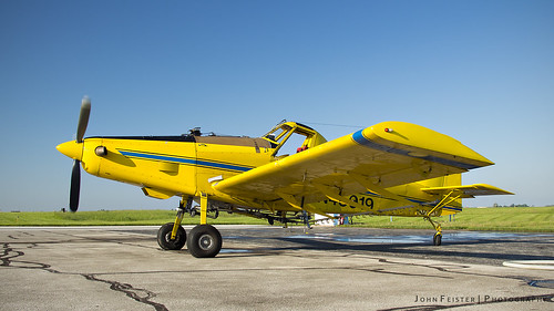 canon airplane airport aviation indiana frankfort cropduster airtractor at502 n45019