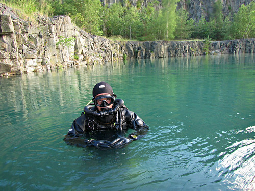 scubadiving divinggear scubagear aqualungmistral drysuitdiving drysuitdiver doublehosescubaregulator gatesproam1050drysuit