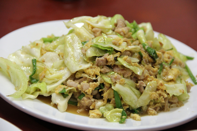 Galam Blee Pad Kai Sai Moo Saap (Cabbage with Pork and Egg) กะหล่ำปลีผัดไข่ใส่หมูสับ