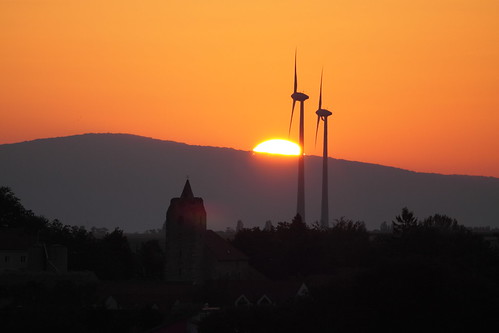 venus transit orangesky windrad sonnenaufgang windturbine 2012 wehrkirche canonef300mmf4lisusm scharndorf