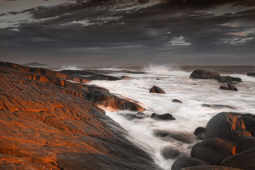 pink red sea white water sunrise rocks you qld behind splash arkwright