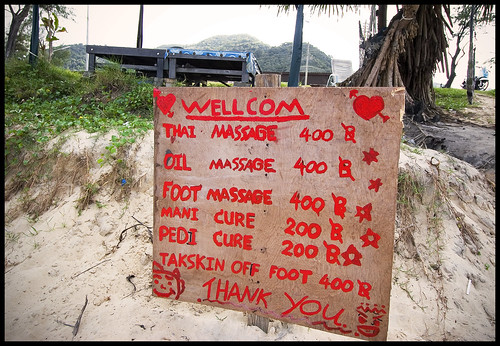 plážová masáž na pláži Karon, Phuket