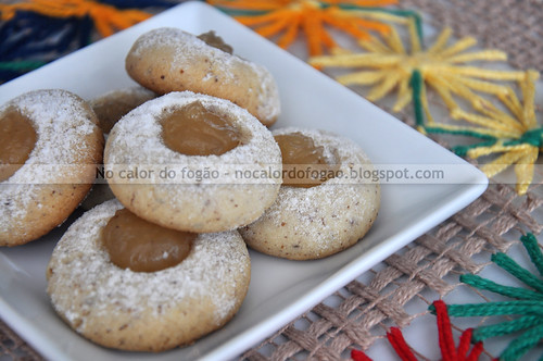 Thumbprint cookies paraenses