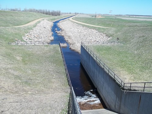 fish project canal bureau dam screen reclamation garrison diversion spillway mcclusky