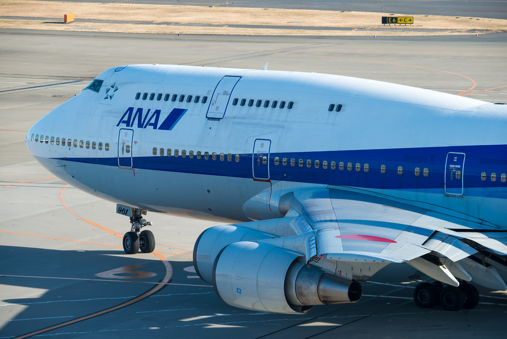 ANA 747-400D JA8961