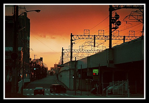 sunset color film japan day kobe 日本 fujifilm tamron 夕日 urbanlandscapes 神戸 pentaxmz10 itn rokkomichi 六甲道 tamronsp90 tamronsp90mm internegative fujiitn