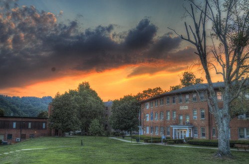 sunset jackson breathittcounty jacksonkentucky hazardcommunitytechnicalcollege leescollegecampus