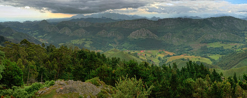 panorama mountains spain nikon pano asturias lookout prado mirador spanien lastres picos fitu asturia d80 miradordelfitu eyecandi roberthawke robhawke picosdeeurops