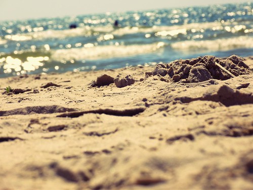 birthday blue summer sun lake beach water sand waves bokeh memories footprints dogdays fujifilmfinepixs2950 convase