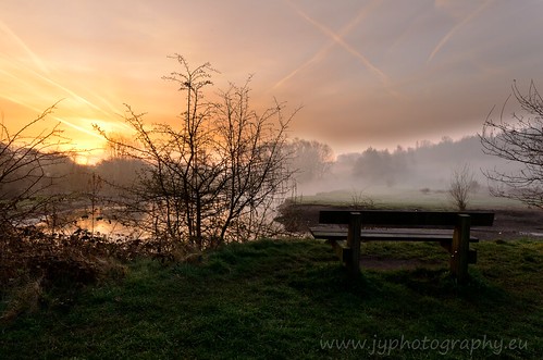 mist tree sunrise river bench nikon sigma vale 1020 reddish d7000