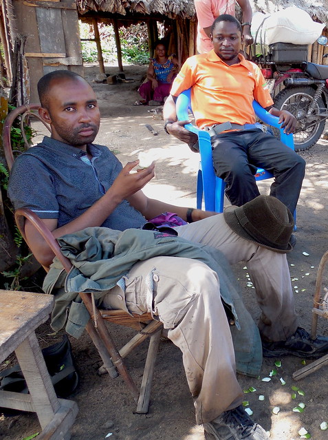 Matthieu in Bweni, eating orange