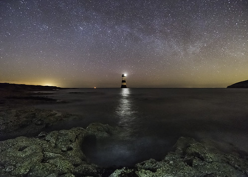 sky lighthouse seascape wales night stars landscape nightscape clear blackpoint milkyway anglesey penmon