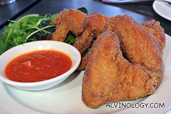 Pollo: Crispy Chicken Wings  - choice of Arrabbiata or Honey sauce 