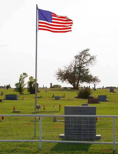 cemeteries usa oklahoma landscapes military photographs northamerica americanflags veterans waymarks