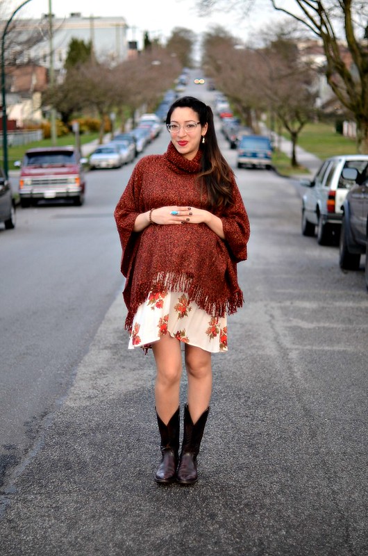 9 Months Maternity Outfit: Florals + Poncho Country Inspired
