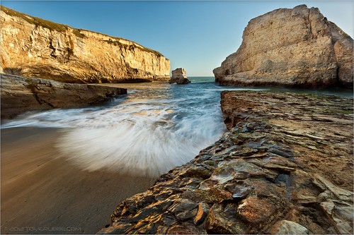 seascape beach coast rocks wave bayarea davenport surge seastacks ripcurrent sharkfincove sharktoothcove jahbeach