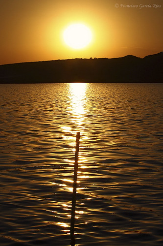 sunset españa water reflections landscape golden spain agua paisaje lagoon puestadesol laguna ocaso saltwater reflejos dorado albacete waterscape wbpa pétrola recesvintus