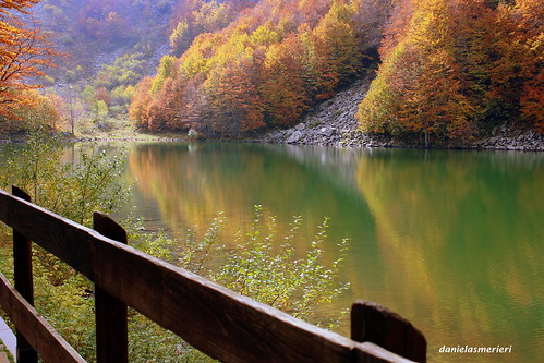 autumn lake lago modena autunno colori emiliaromagna appenninotoscoemiliano camminare cammino supershot pievepelago lagosanto canoneos600d
