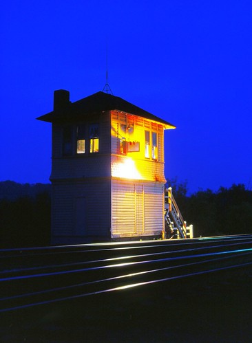 railroad night train evening twilight railway bo bluehour baltimoreohio altamontmaryland amtower seventeenmilegrade