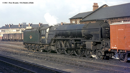 train railway steam a1 doncaster southyorkshire freighttrain seaeagle britishrailways lner 462 60139