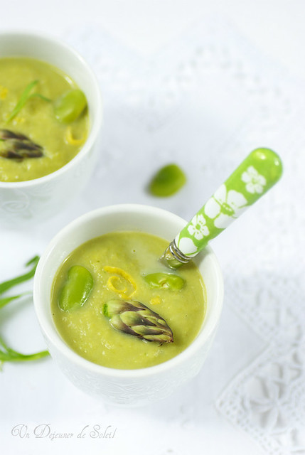 Asparagus and fava beans soup