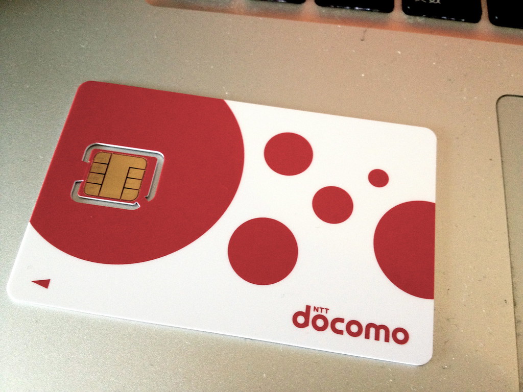 OMG docomo microSIM card :D
