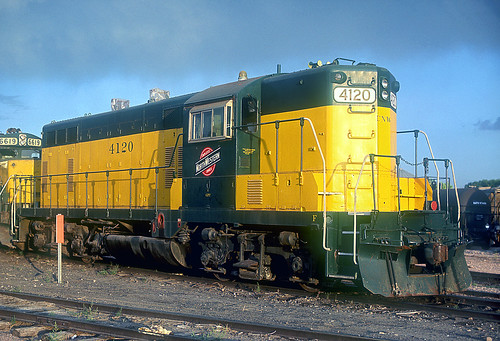 railroad locomotive chz emd cnw 4120 gp7r