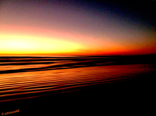 ocean sea newzealand christchurch blur beach lines contrast sunrise dark dawn coast waves pacific bright tide radiance canterbury nz southisland ripples streaks radiant sunup nightandday newbrighton nauticaldawn