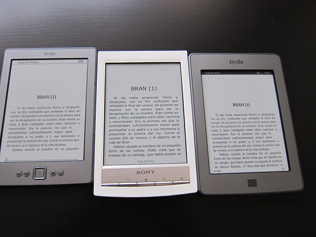 20120709_Kindle_touch_vs_Sony_PRSt1_011
