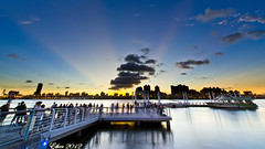 sunset at Dadaocheng Wharf 大稻埕碼頭之落日餘暉
