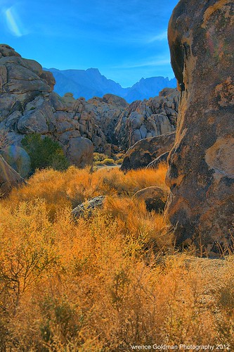 california nature canyon fallfoliage geology rockformations alabamahills landscapephotography turtlecanyonroad