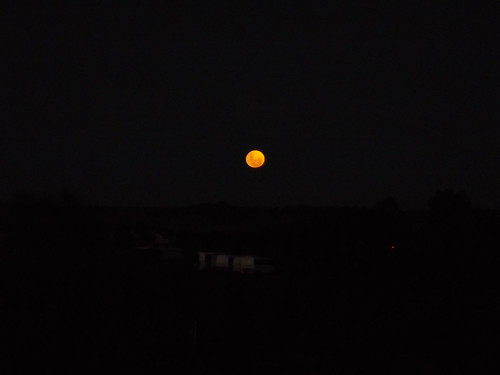 048  Uluru Full Moon / Super Moon 2012