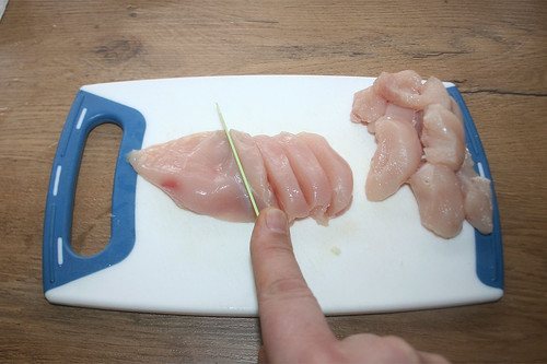 02 - Hähnchenbrust schneiden / Cut chicken breast