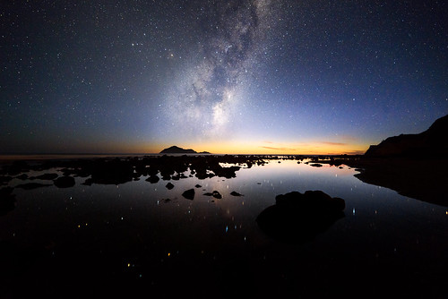 light newzealand sky beach water night sunrise stars dawn rocks tide astrophotography hawkesbay milkyway bareisland waimarama