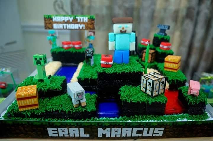 Minecraft Cake by Maureen Censon