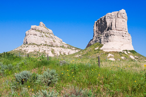 summer nebraska unitedstates prairie geology bridgeport grasslands rockformations courthouserock jailrock