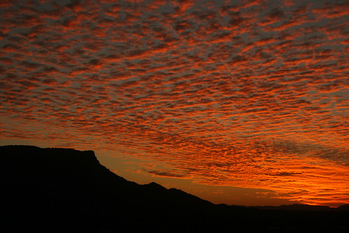 sunset mountain clouds alicesprings centralaustralia macdonnellranges